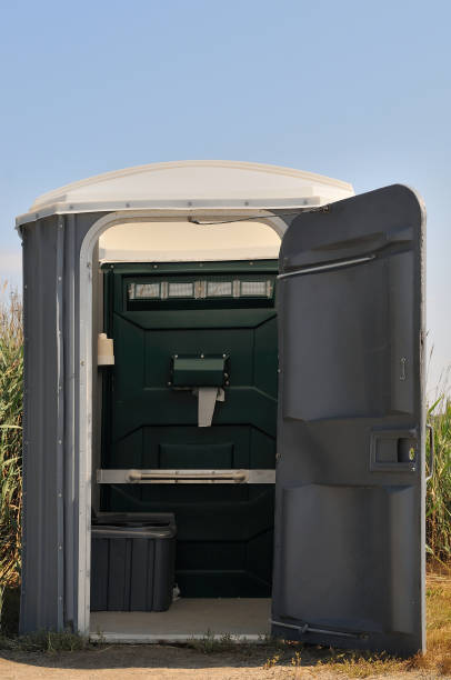 Best Portable restroom trailer rental  in Lower Grand Lagoon, FL
